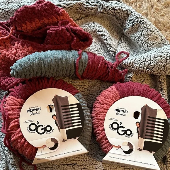 Bernat Blanket O'Go Chenille Yarn in Dusty Rose - Picture 2 of 2